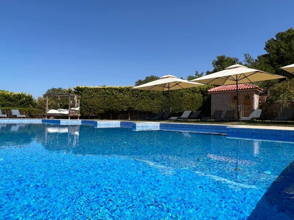 ayvalik hotel outdoor swimming pool